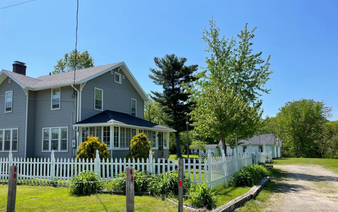 Drop Anchor Cottages And Lake House Geneva-on-the-Lake Exterior foto