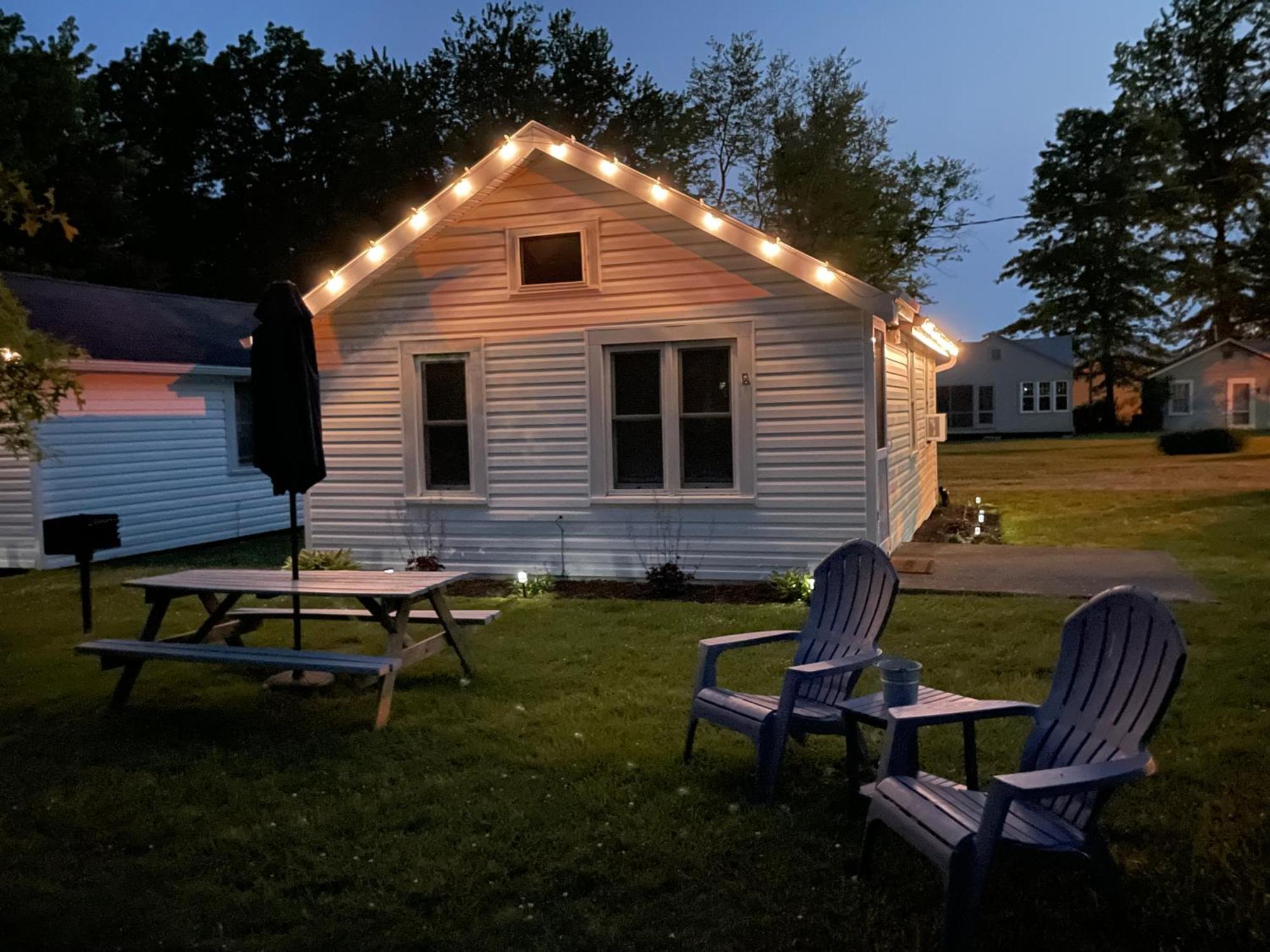 Drop Anchor Cottages And Lake House Geneva-on-the-Lake Exterior foto