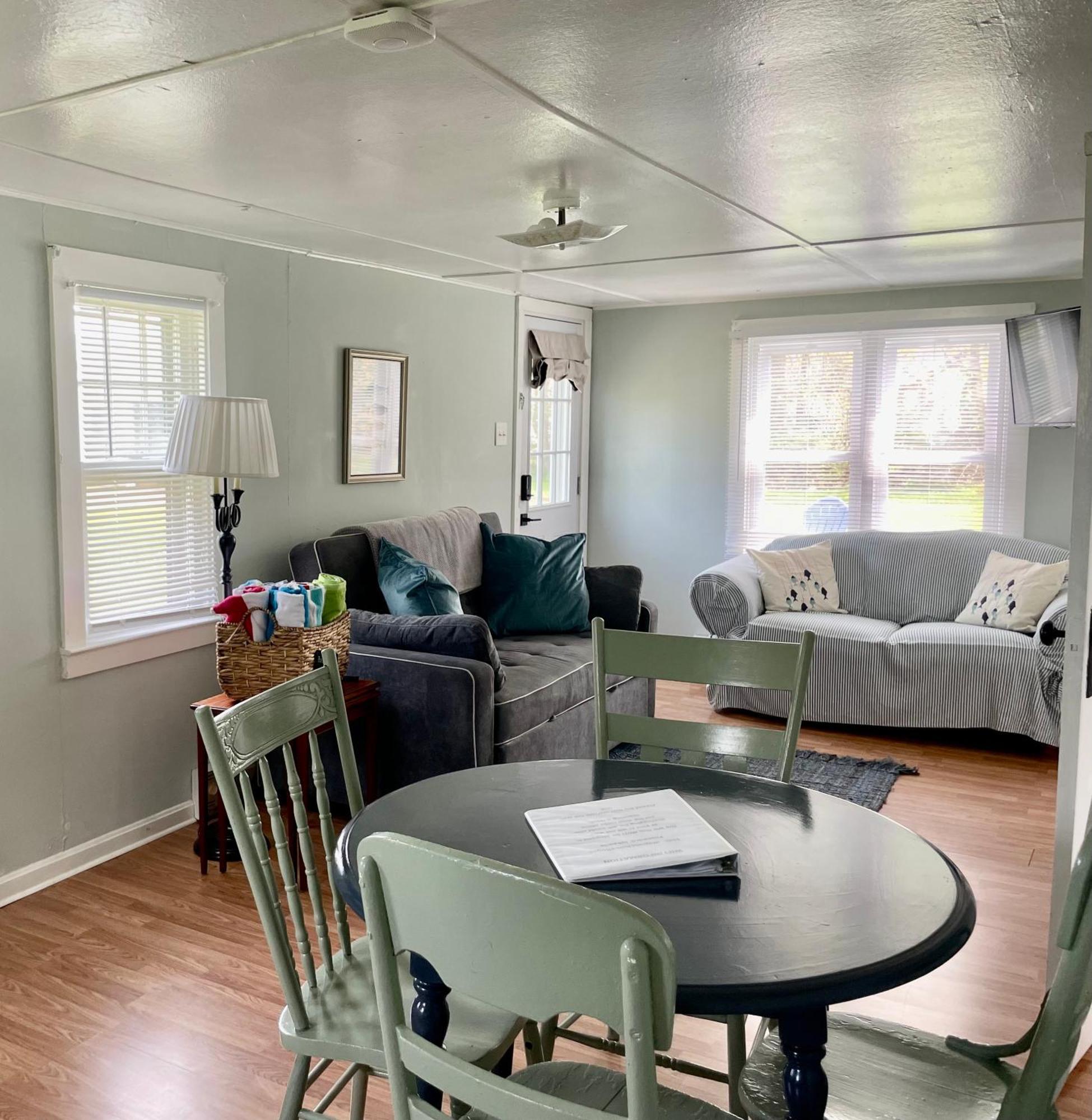 Drop Anchor Cottages And Lake House Geneva-on-the-Lake Exterior foto